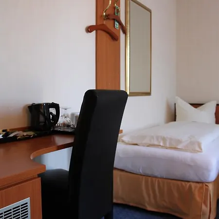 Hotell Schmidt Mit Gastehaus Am Vogelsang 3*