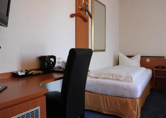 Hotel Schmidt Mit Gastehaus Am Vogelsang 3*