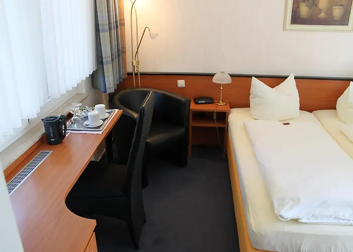 Hotel Schmidt Mit Gastehaus Am Vogelsang 3*